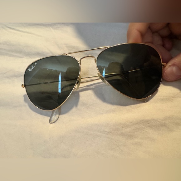 Ray-Ban POLARIZED Aviator Sunglasses - Picture 1 of 8